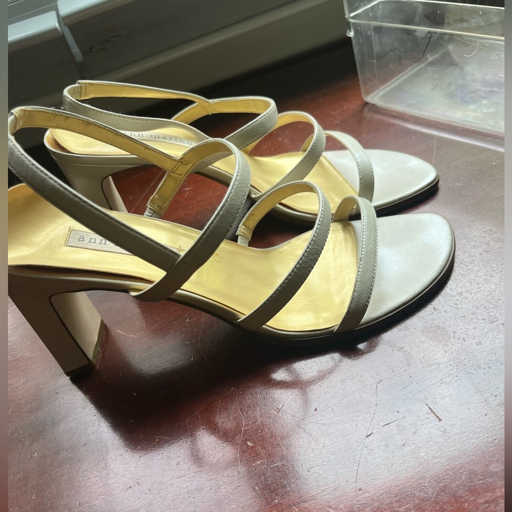 Ann Marino Cream Heels Elegant and Versatile size 9.5